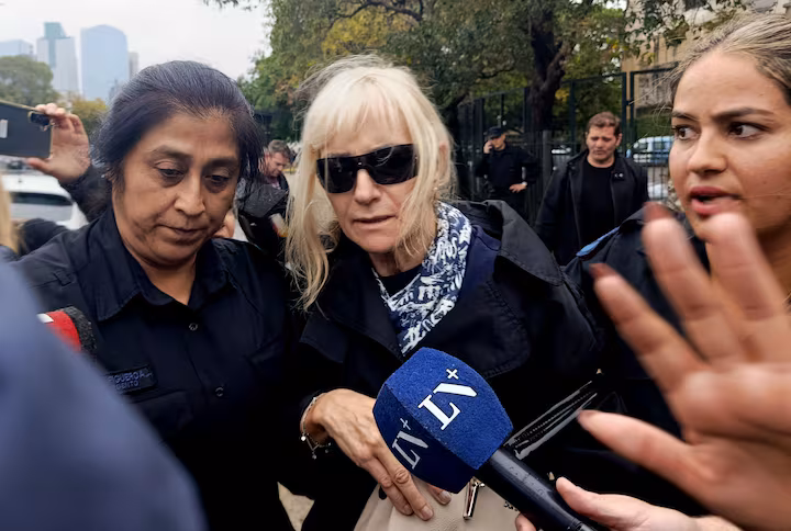 Declararon las dos jubiladas que le vendieron y le financiaron el departamento a Adorni